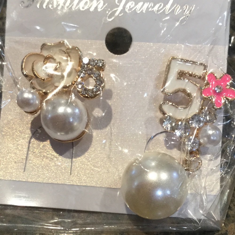 Fashion Earrings set NEW